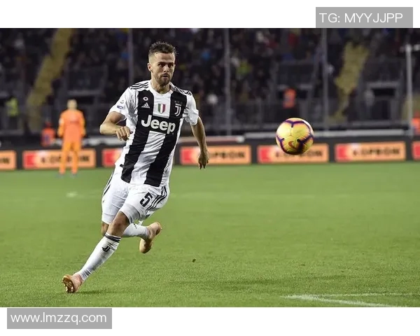 足球巨星皮亚尼奇确认加盟巴黎圣日耳曼：开启新篇章